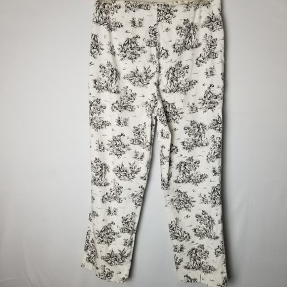 Real Clothes Romantic Art Print Cropped Pants - Picture 5 of 7